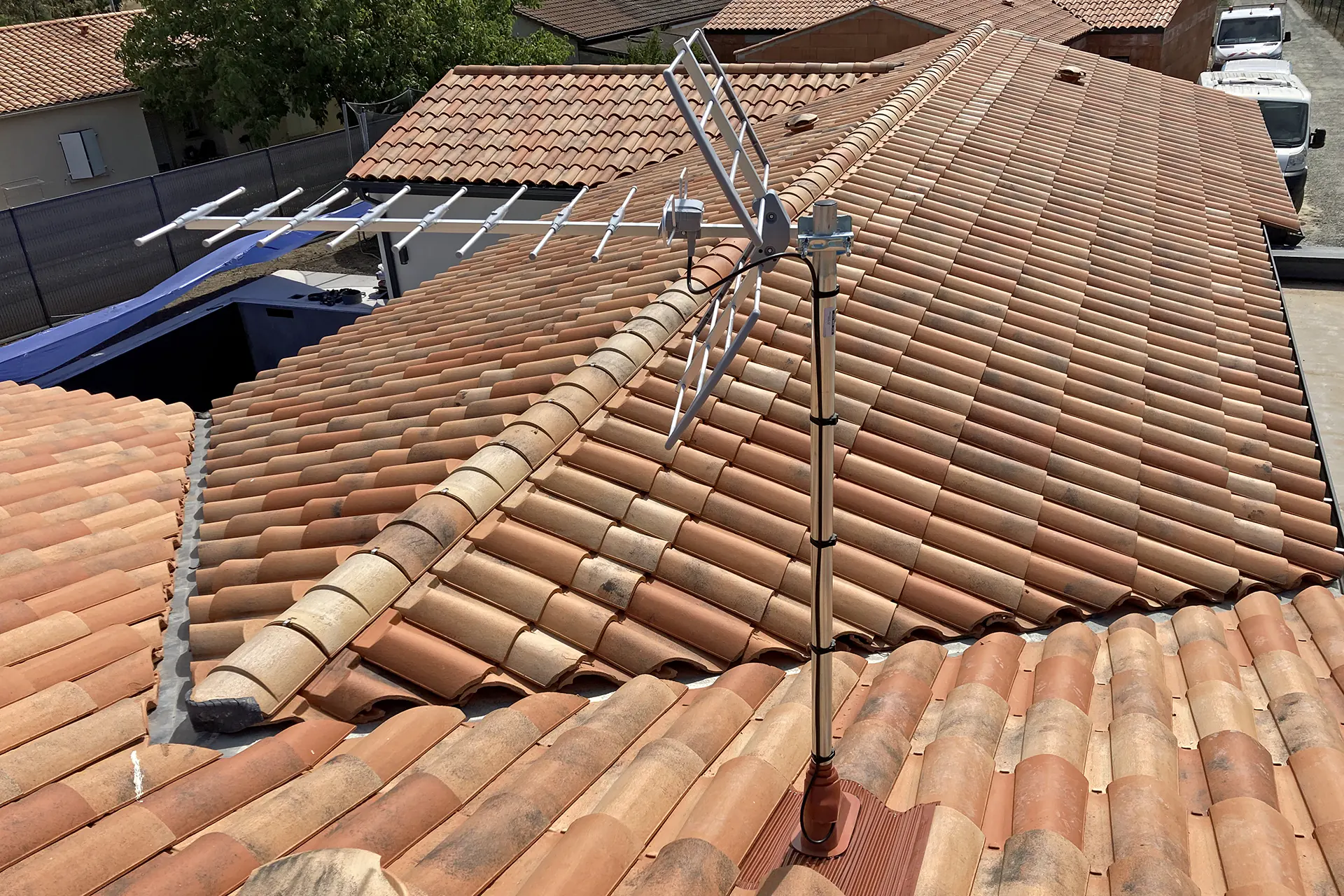 pose antenne hertzienne et antenne satellite